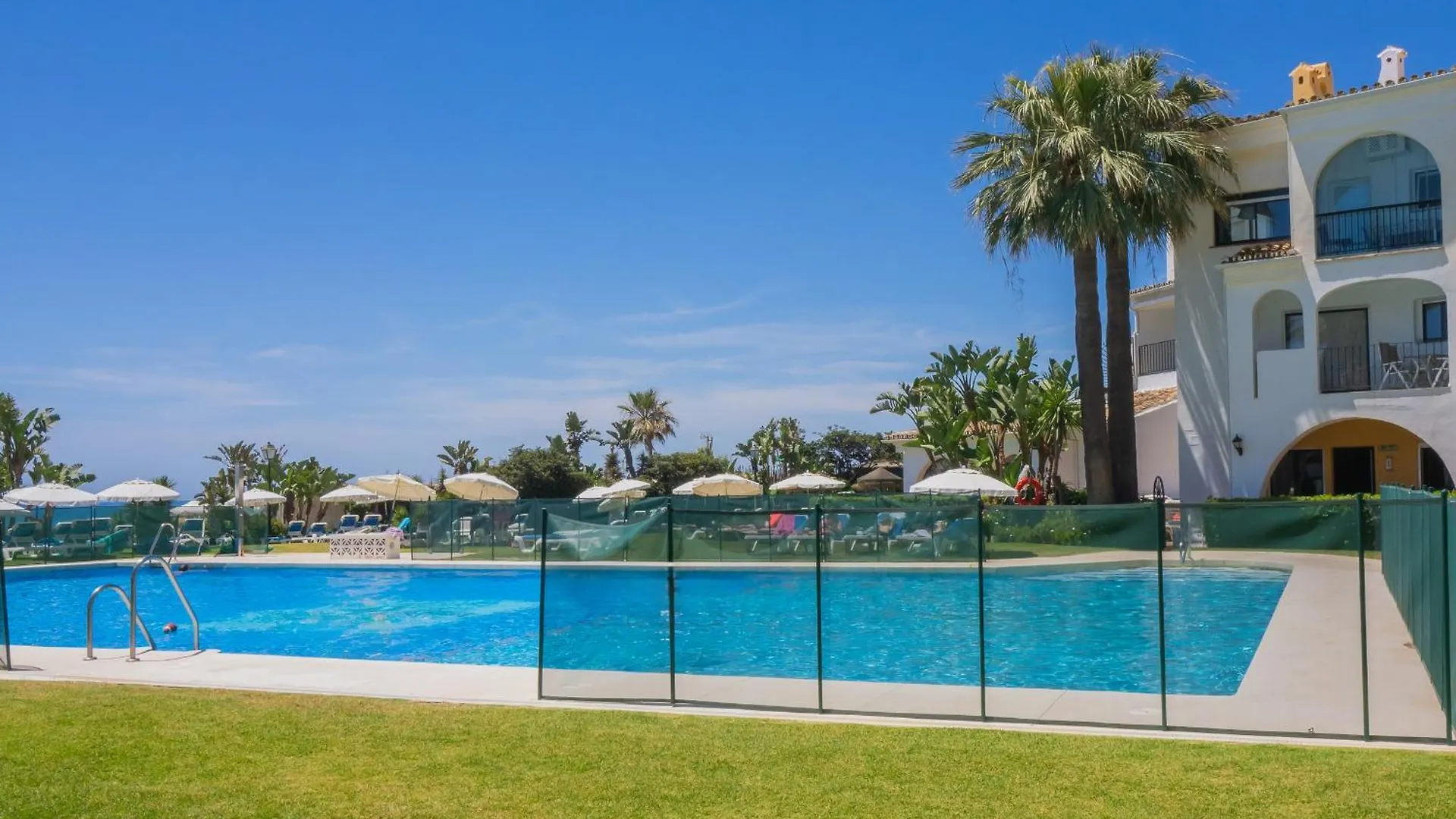شقة Cubo'S Penthouse Cabopino Port Marbella & Parking